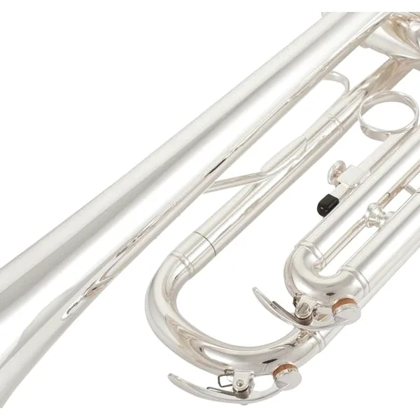 Yamaha YTR-2330S Trumpet detail 5